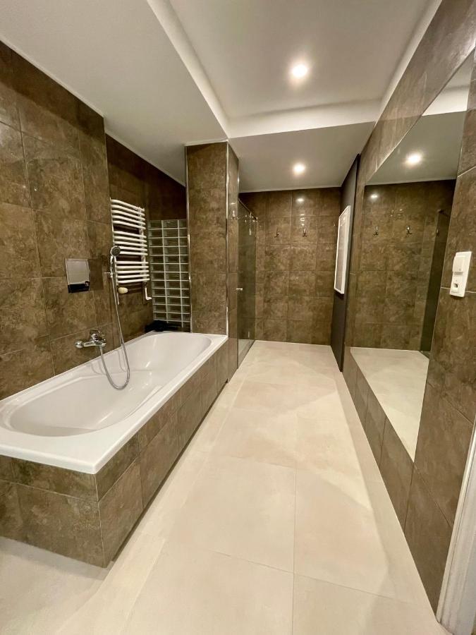 Boutique Apartments - Old Town 120M2 - Private Underground Parking - Wroclaw Dış mekan fotoğraf